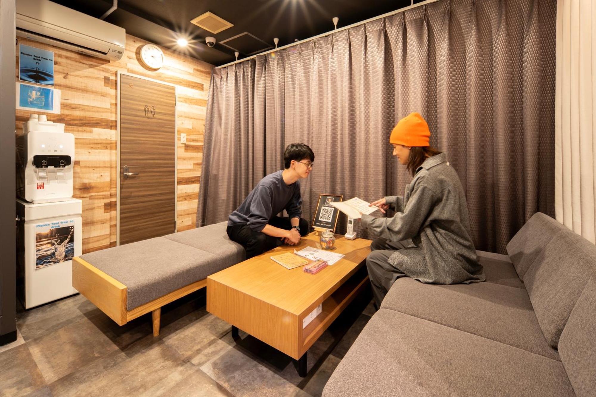 E-Stay Namba Ōsaka Exterior foto